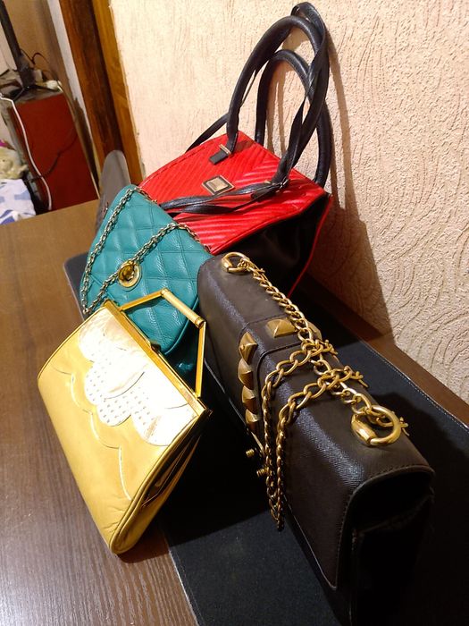 Продаются женские сумки