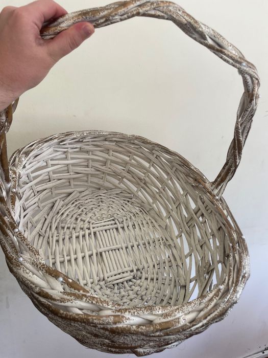 Cesta como nova
