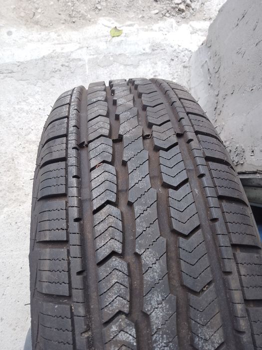 Шина 225/65 R17.