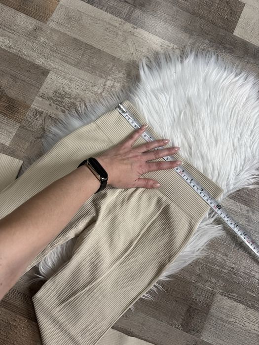 Нові лосіни в рубчик , розмір S , пушап еффект