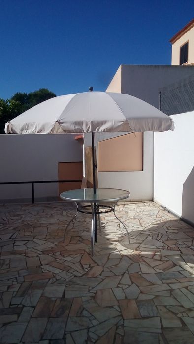 Mesa Jardim + Guarda-sol Azul