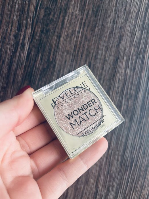 Cien do powiek brokatowy eveline wonder match