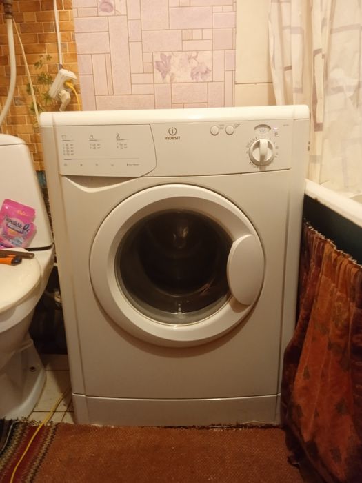 Пральна машинка INDESIT