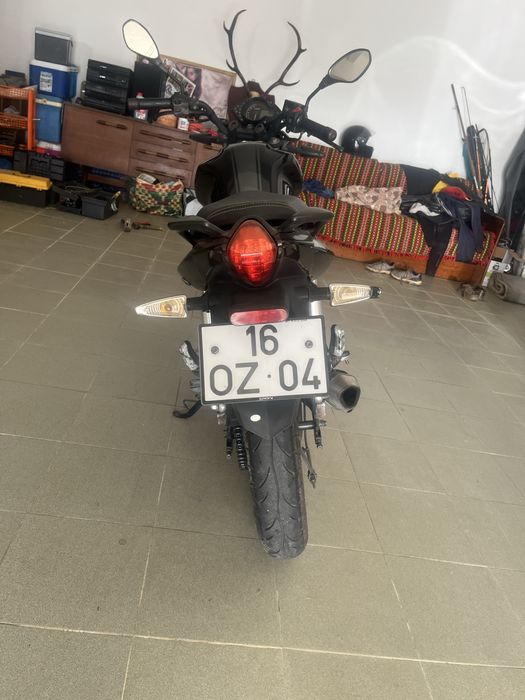 Vendo moto 125 keeway em muito bom estado , pneus novos
