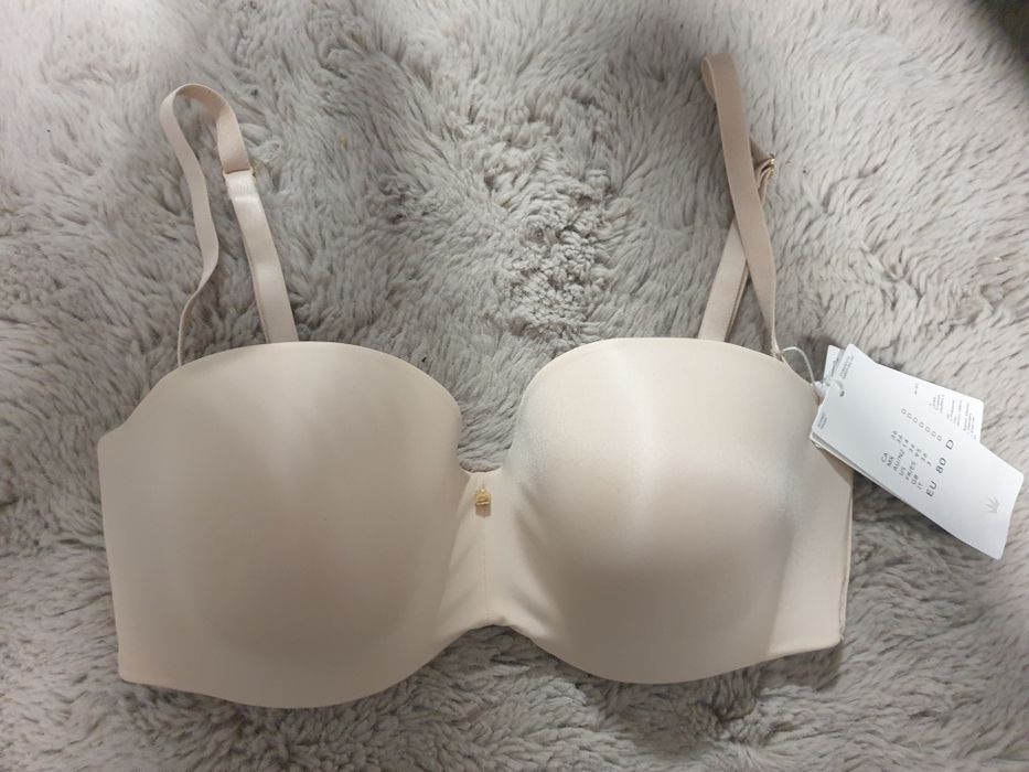 Triumph 70 D  Body Make Up Essentials WDP