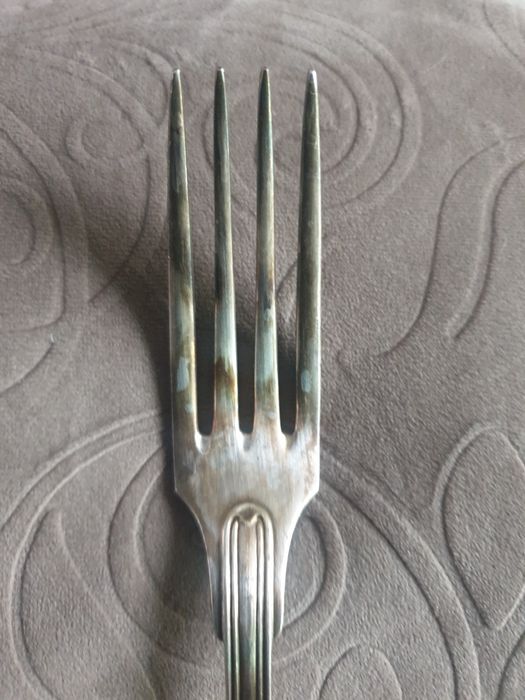 Duży widelec obiadowy.