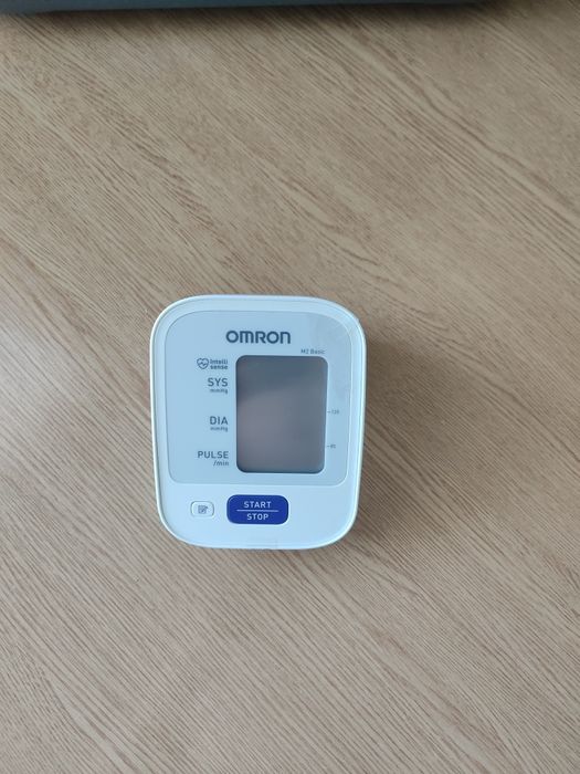 Продам тонометр Omron basic m2