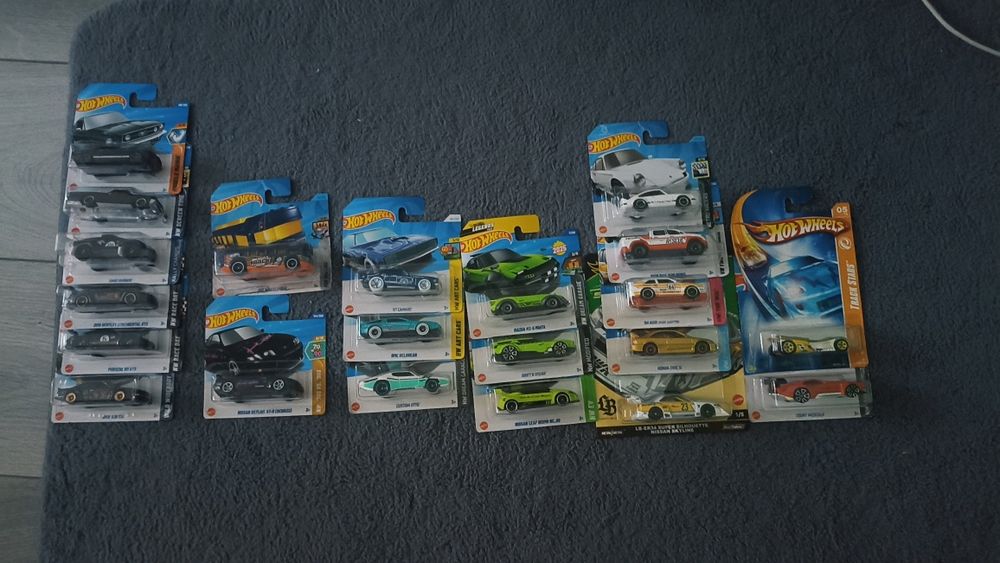 Машинки hot wheels