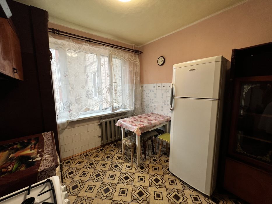 Продається 3-кімнатна квартира чеського планування на вул. Науковій