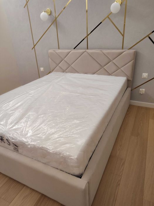 Łóżko tapicerowane na wymiar, led, pilot, czujnik ruchu, producent 140