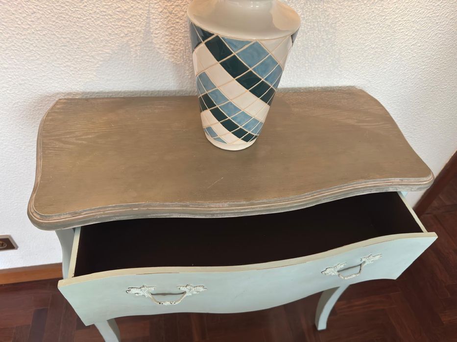 Consola elegante estilo provençal – ideal entrada/corredor