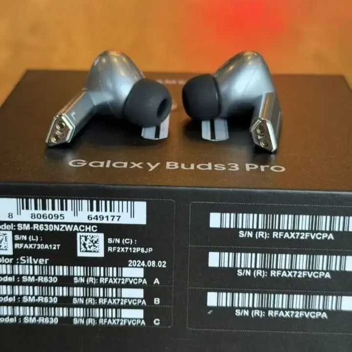 Samsung Buds 3 Pro / Безпровідні навушники