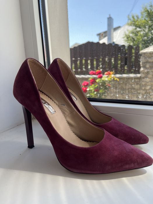 Бордові туфлі на шпильці