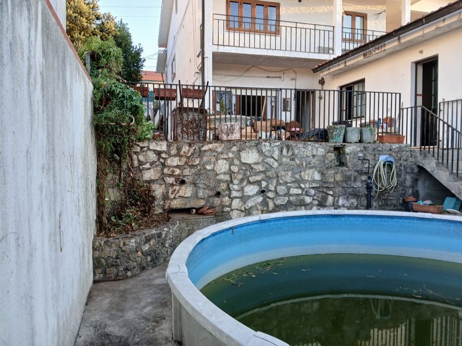 Tenho uma piscina para negociar...