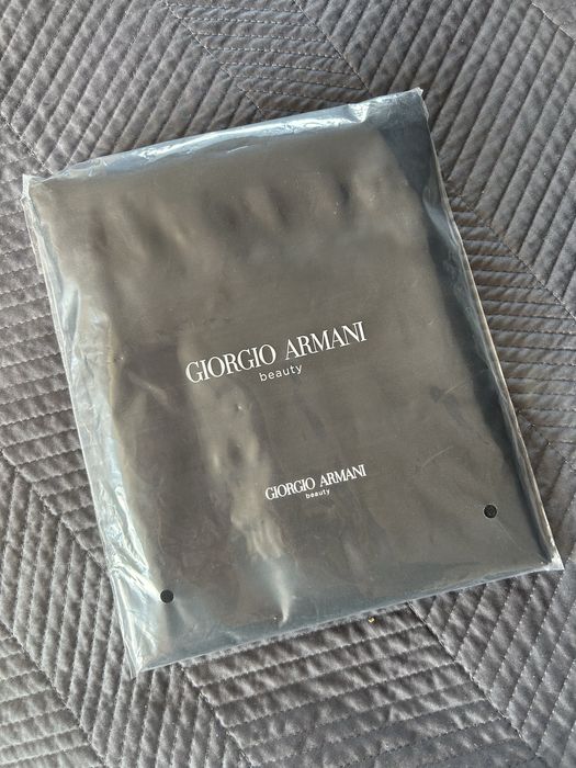 Nowa Giorgio Armani Red Essential Pouch