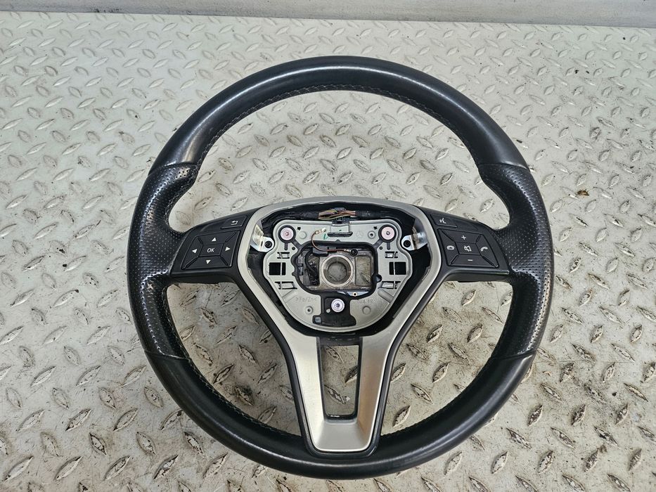 mercedes w207 e klasa coupe kierownica skórzana multifunkcja łopatki ładna