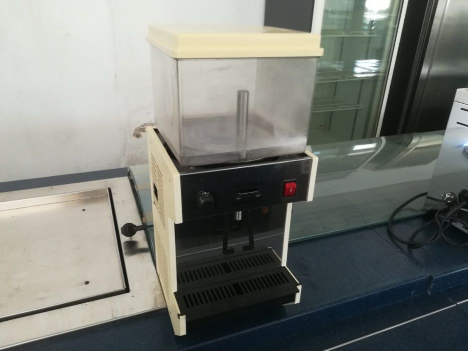 ACM971 - Dispensador de bebidas