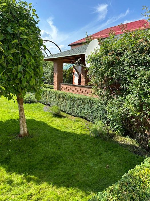 Продаж будинку  з басейном в місті Буча