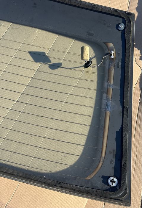 Скло багажника двері 3/5-ї задньої (ляди) Nissan X-Trail T30