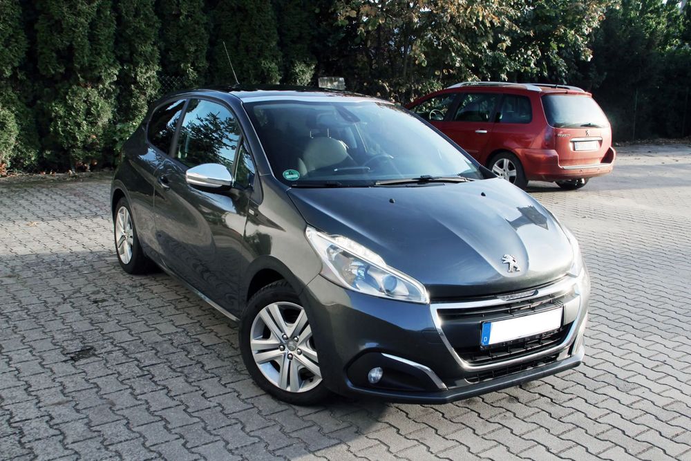 Peugeot 208 FULL OPCJA zarejestrowany+podgrzewane fotele +Po serwisie +kpl zimówek