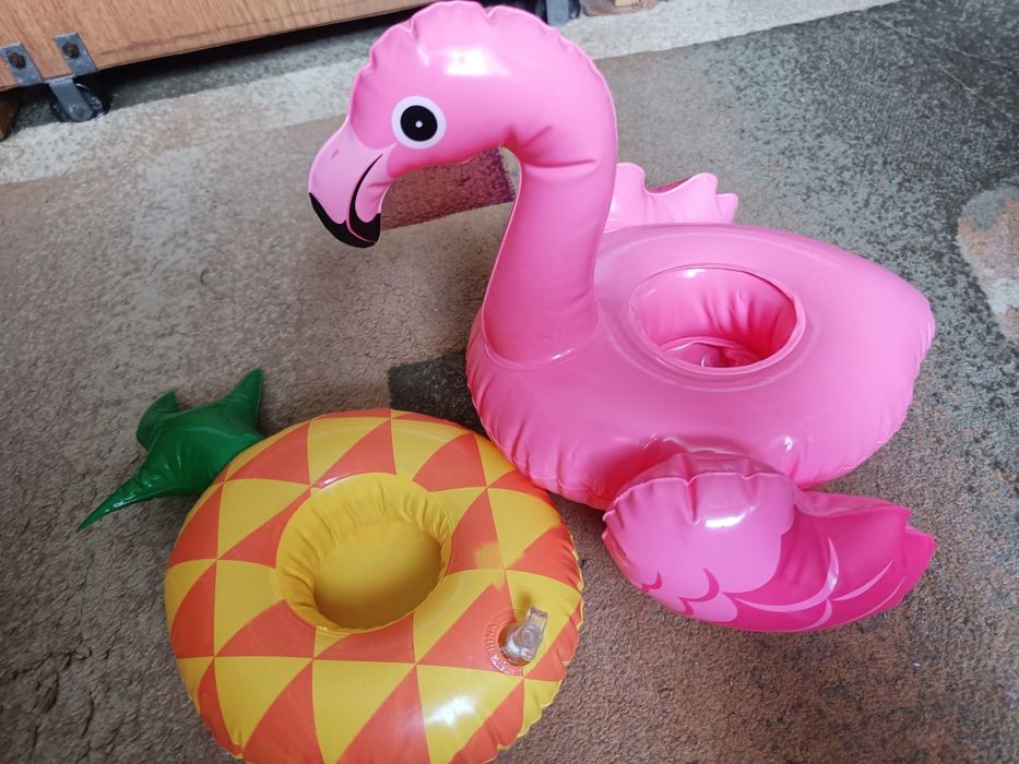Надувные подставки для коктейлей фламинго Intex и ананас
