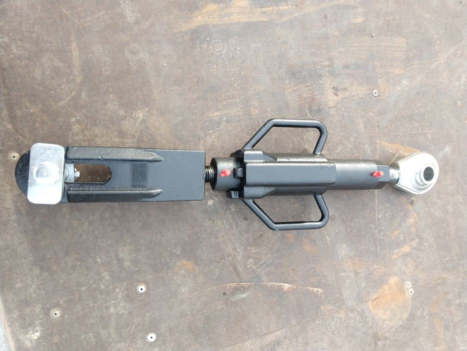 Wieszak belek ciągnika Renault  ramię podnośnika