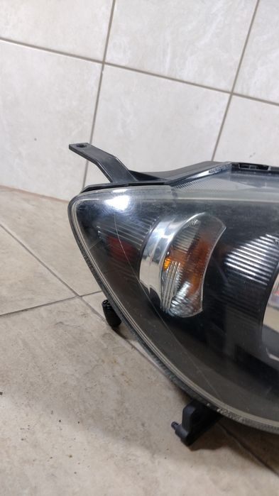 Mazda 2 II Lift DY lampa reflektor Europa prawy przód wysyłka
