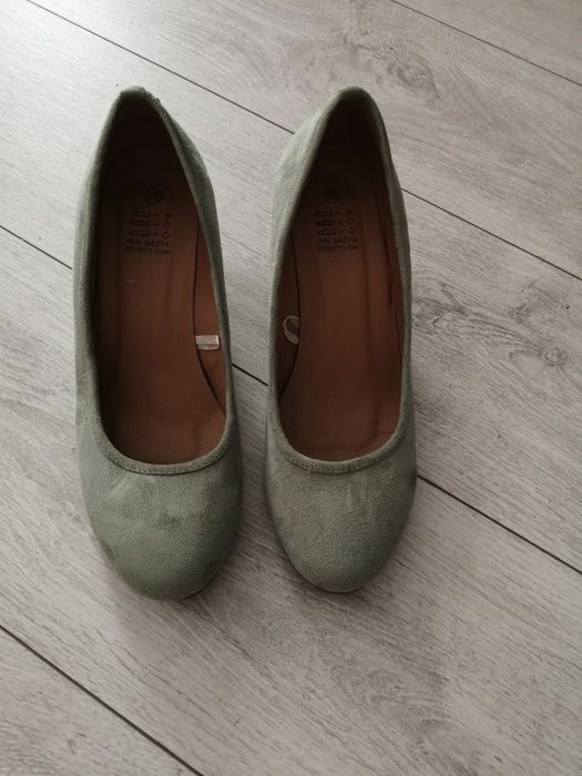 Mietowe buty r. 40