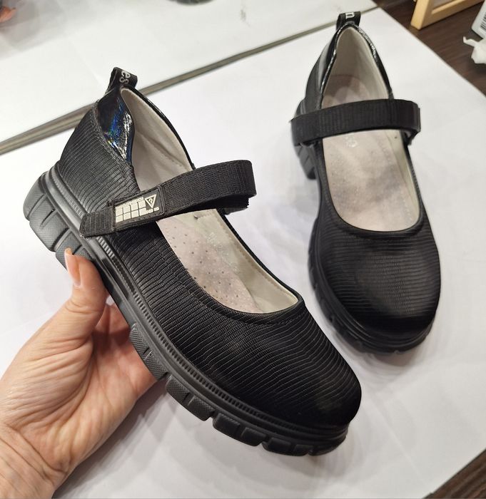 Туфлі для дівчинки