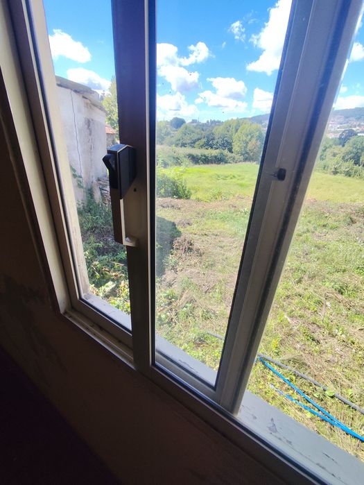 Vendo Porta e Janelas POR MELHOR PROPOSTA