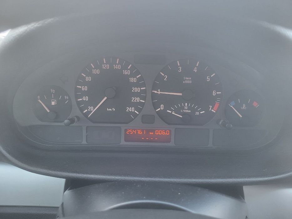 BMW E46 Compact -2003p 1,8 бензин !