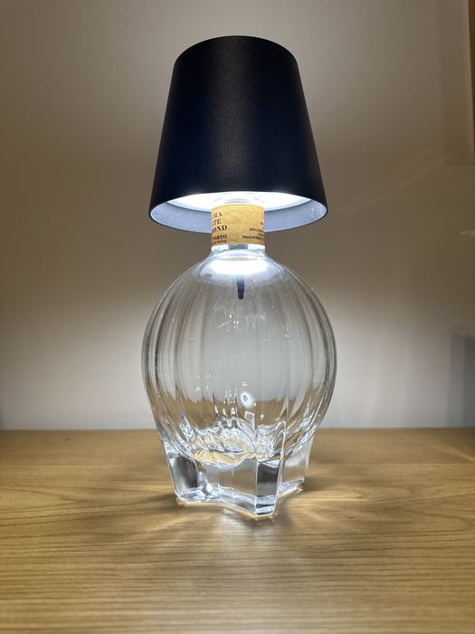 Candeeiro de belissima garrafa de vinho do Porto