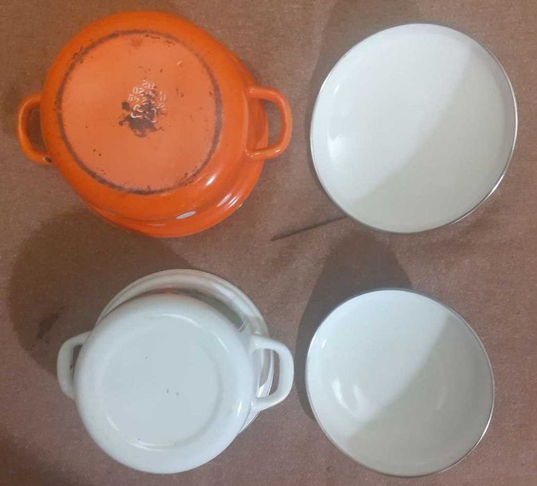 Эмалированные кастрюли 2Л; 2,5Л. б/у.