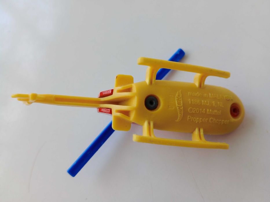 Машинки Hotwheels Matchbox и вертолет