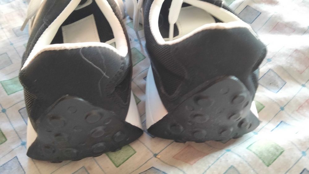 2 pares de sapatos número 43/44 novos