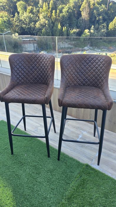 Cadeira de bar PEBRINGE com encosto tecido castanho/preto