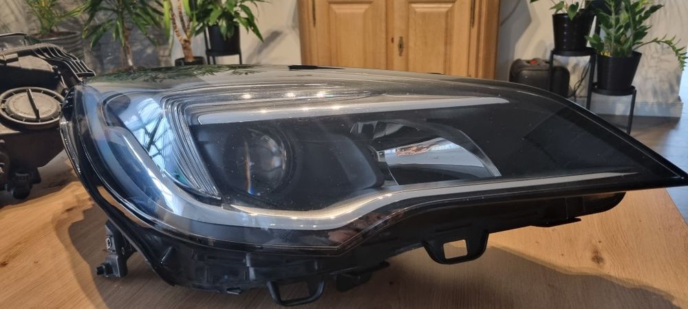 Lampa LED prawy przód OPEL ASTRA V K