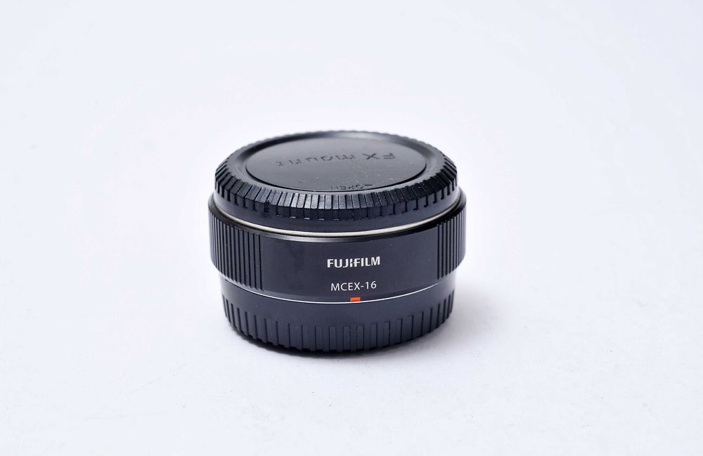 Lente Fuji 16-80mm f4 R OIS WR (seminova) + oferta de tubo de extensão MCEX-16