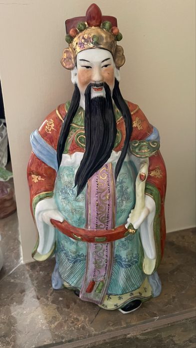 Deuses chineses em porcelana