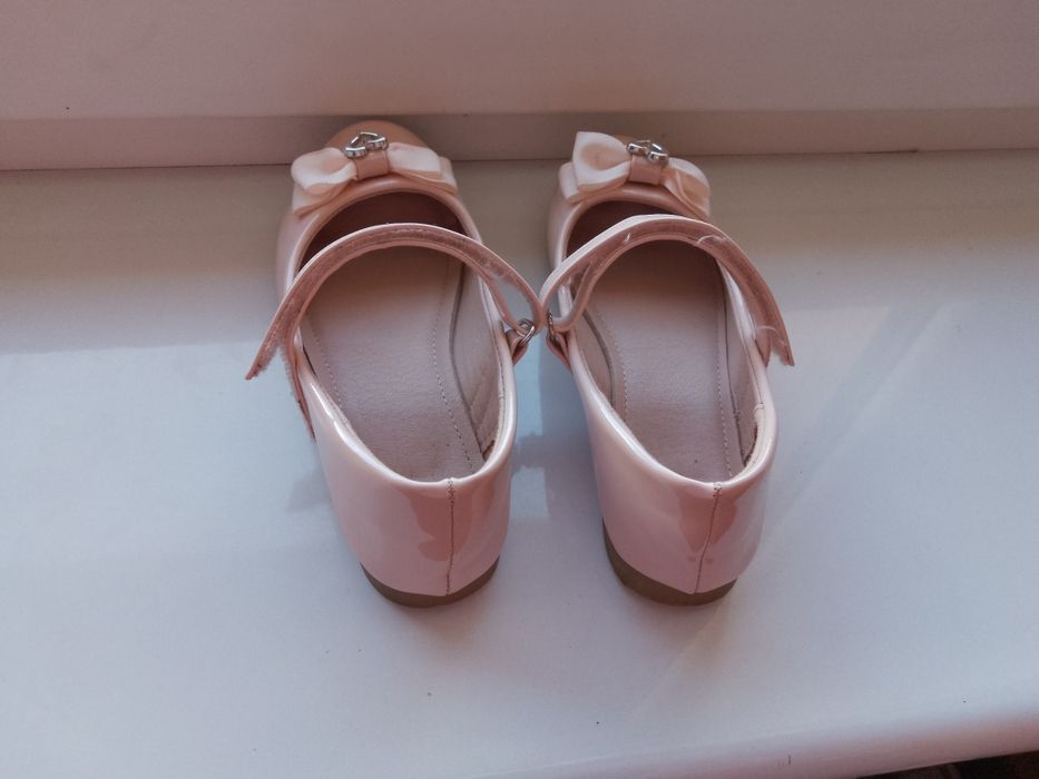 Baleriny półbuty dziewczynka 33 buty lakierki