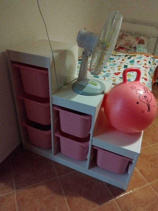 Móvel de arrumação com 6 caixas