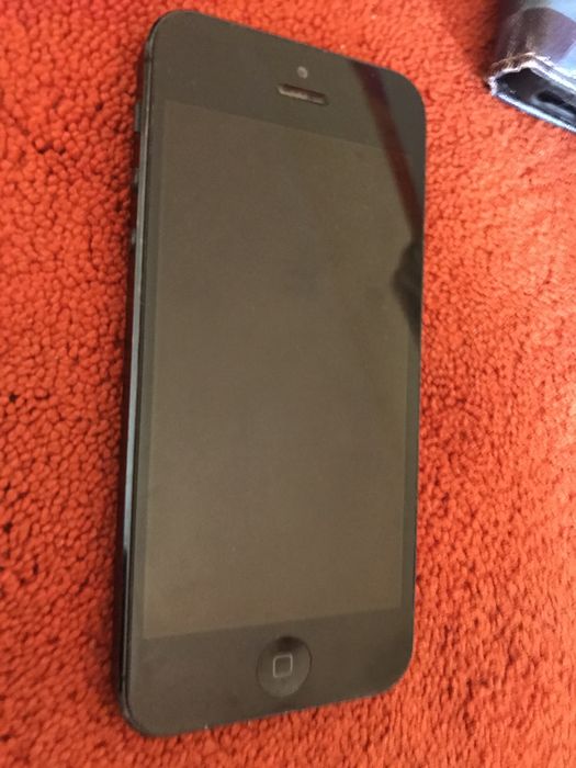 Iphone 5 (16GB) + 9 capas