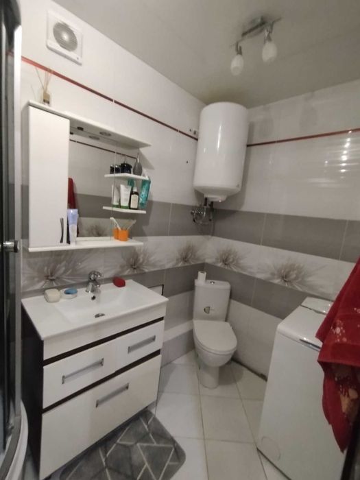 2 к.кв.-Днепр.дор.113-ремонт-парковка у дома-район супер-на длит.срок.