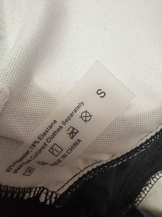 Суцільний чорний купальник 42 s з паєтками / сдельный купальник