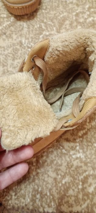 Продам дитячі сапожки.