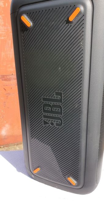 Jbl party box 200