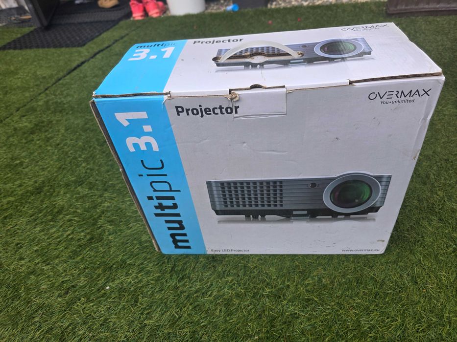 Projektor malo uzywany