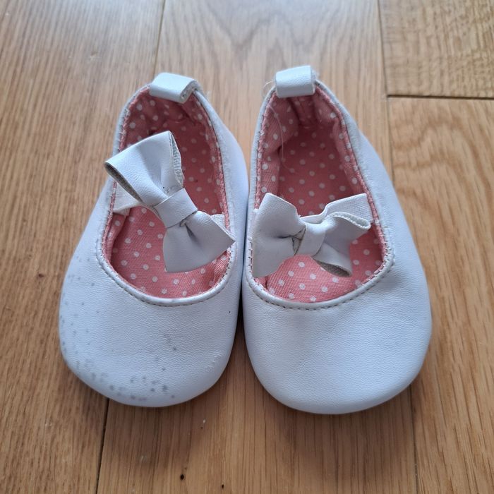 Balerinki, baletkj, niechodki, buty niemowlęce, białe, do większych za