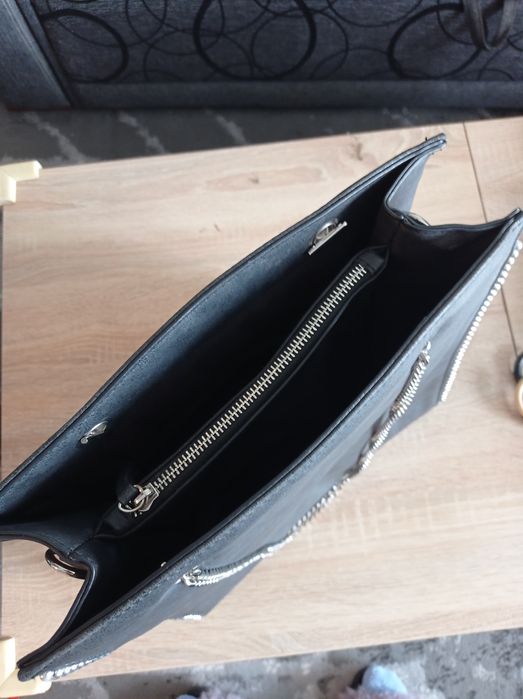 Torebka z łańcuszkami Cropp