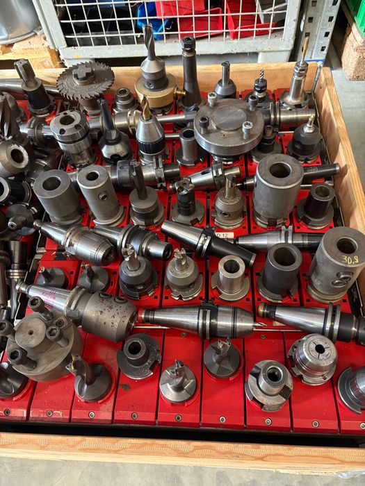 Тримачі інструментів SK40 до фрезерного верстату